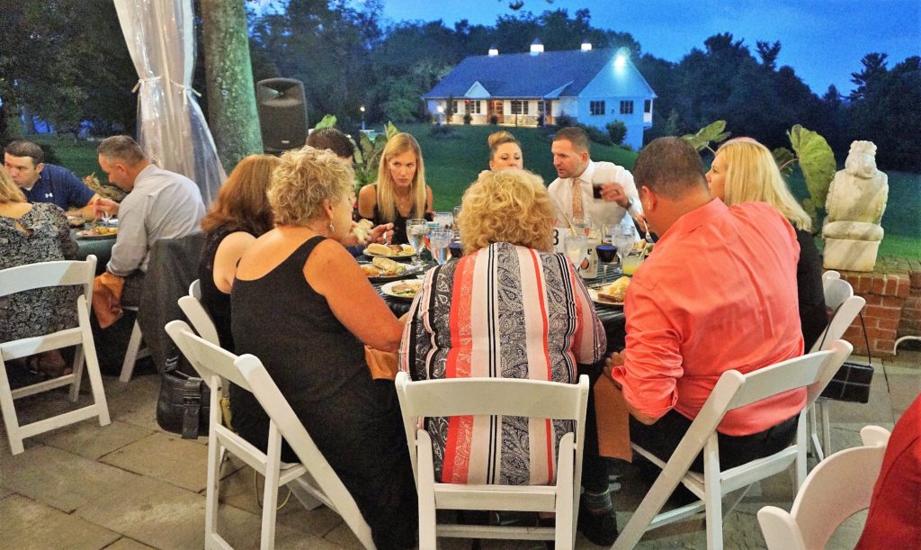 Guests enjoy the 2017 Annual Dinner